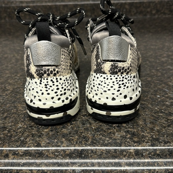 Steve Madden sneakers - Picture 4 of 6